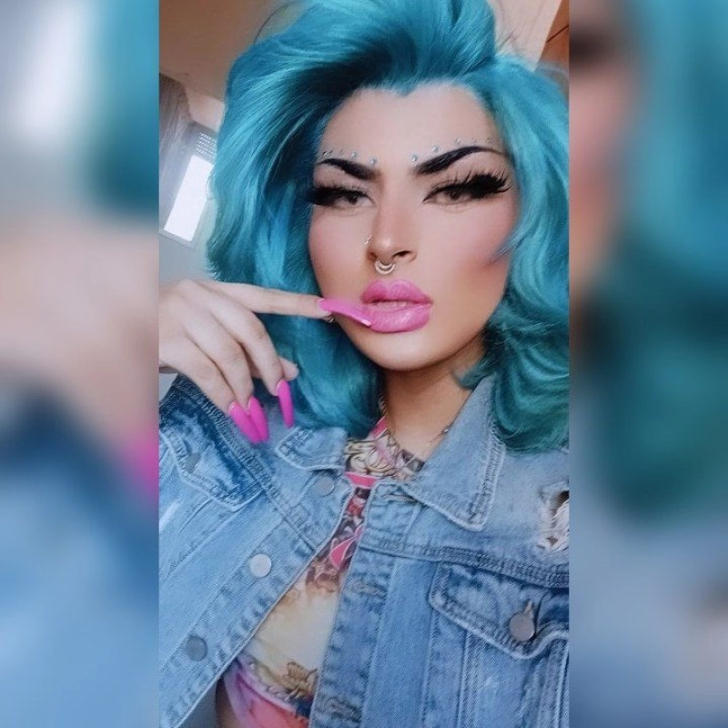    Dania  chica trans muy femenina muñeca bratz latina colombiana