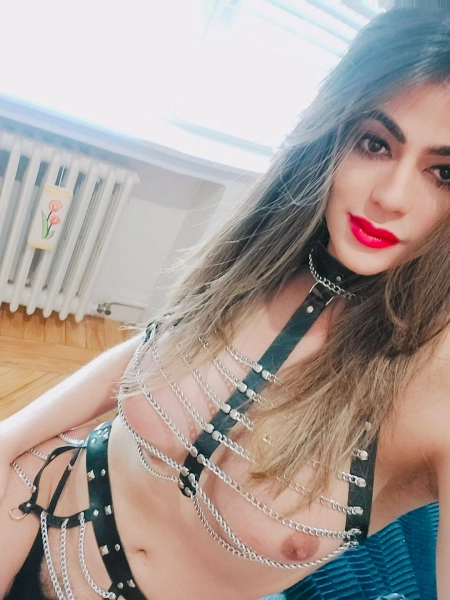 Victoria ts Sexy Brazilian Trans Girl in Madrid NOW!