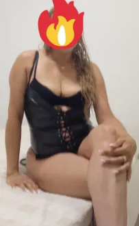 Amanda Mujer casada buscando ganar un extra bien rico