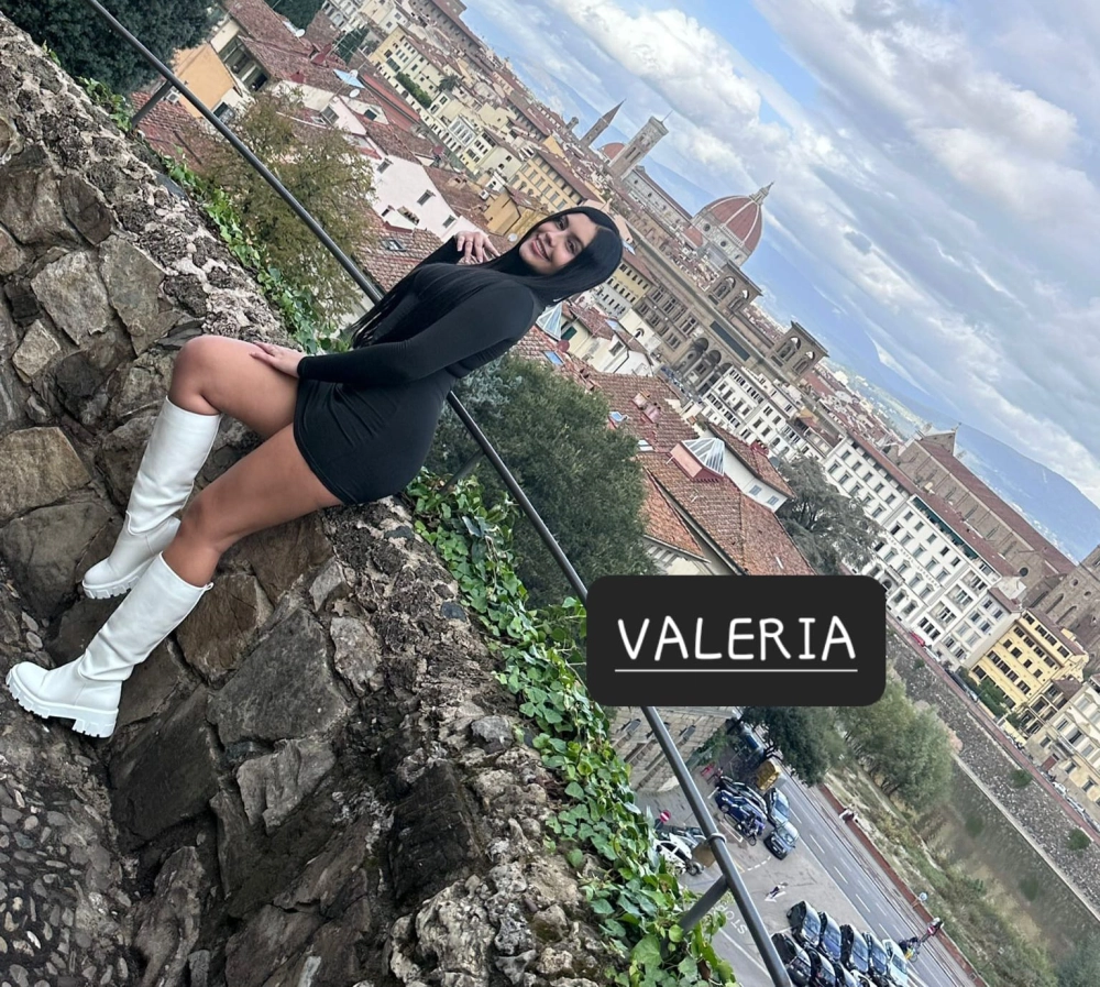  Valeria soy una estudiante con ganas de aventura - 1