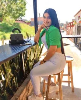 Hola amor soy Eliana chica latina dispuesta 