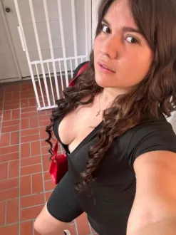 Esmeralda  colombiana divertida pasional