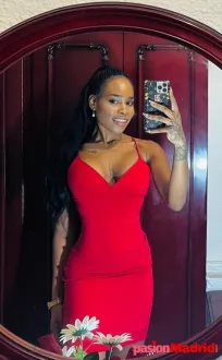 Una Morena sexy colombiana con un cuerpo ardiente 