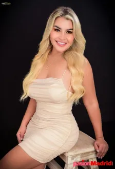  Carolay culona tetona  rica ideal para fiesta 